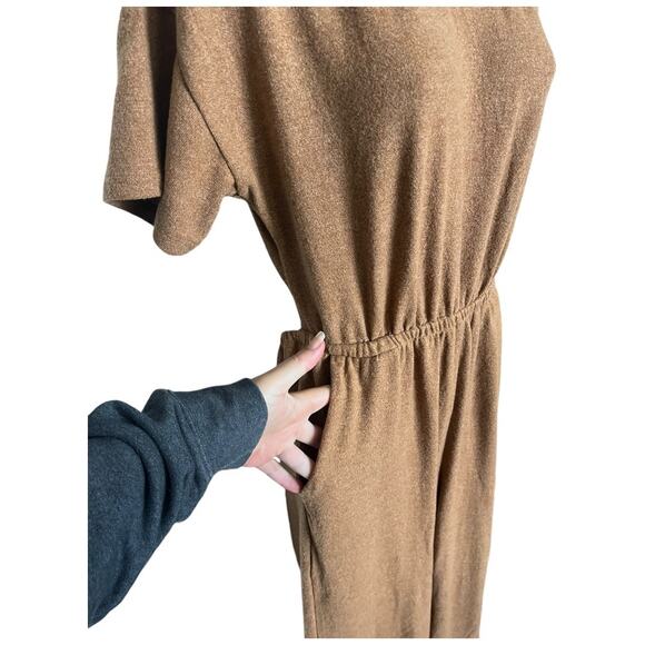 Le Lis Collection open back pants jumpsuit w/ pockets heather brown Medium NWT - Picture 5 of 7